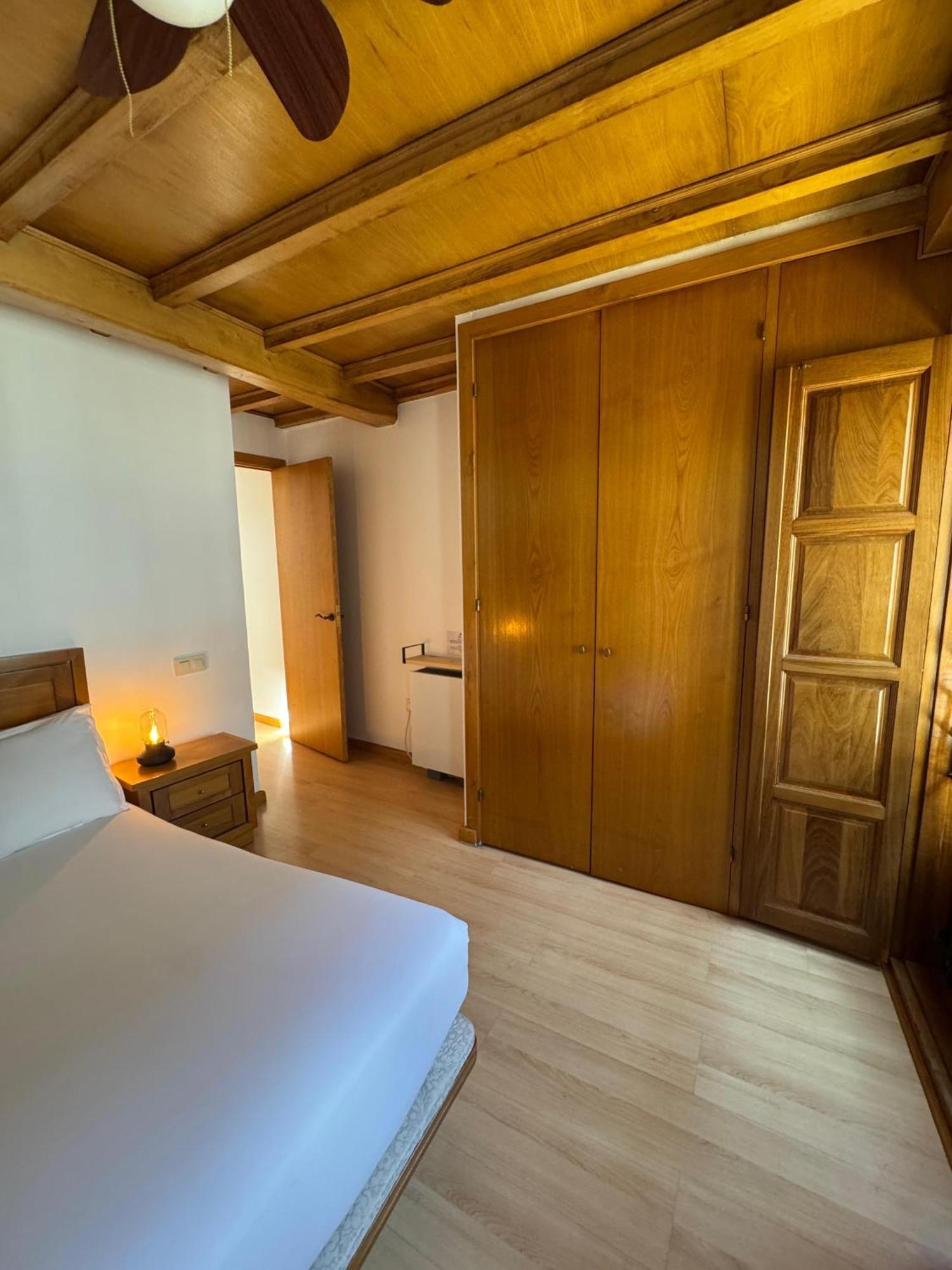Apartamentos Campanas De San Juan 圣地亚哥－德孔波斯特拉 外观 照片